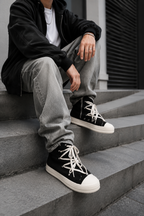 Urban Megalace High Black Denim