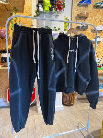 TRACKSUIT "HYPE BLACKOUT"