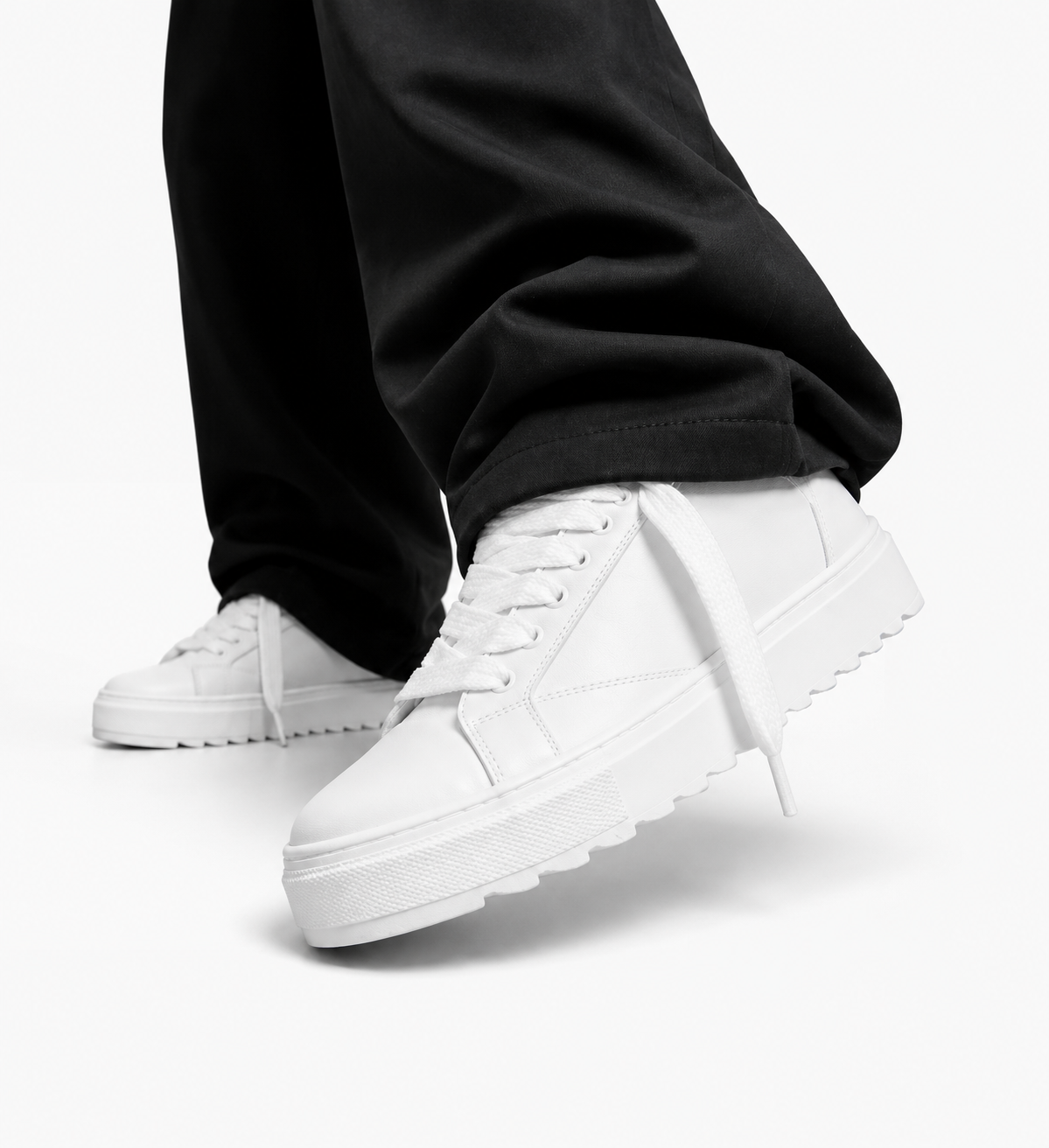 BLANK LOW – TRIPLE WHITE LEATHER