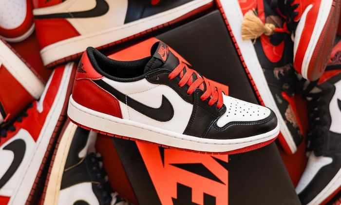 Jordan 1 Low Black Toe OG